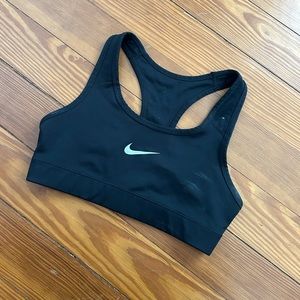 Nike Athletics Rzr Back Black Sports Bra Size XS Gently Used Condition